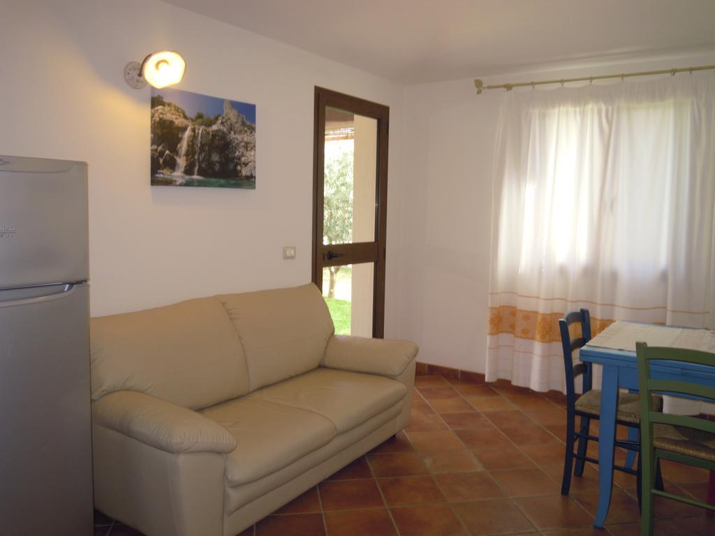 Ferienwohnung Oleandro Lotzorai Zimmer foto