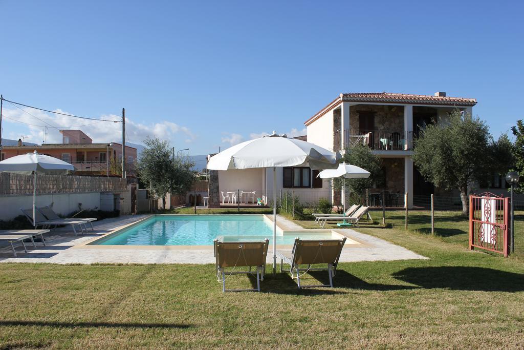 Ferienwohnung Oleandro Lotzorai Exterior foto