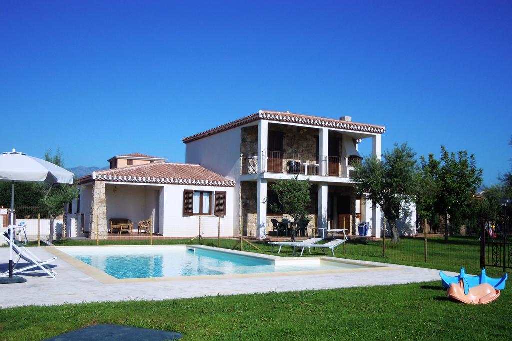 Ferienwohnung Oleandro Lotzorai Exterior foto