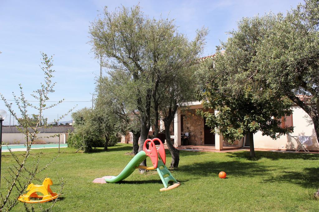 Ferienwohnung Oleandro Lotzorai Exterior foto
